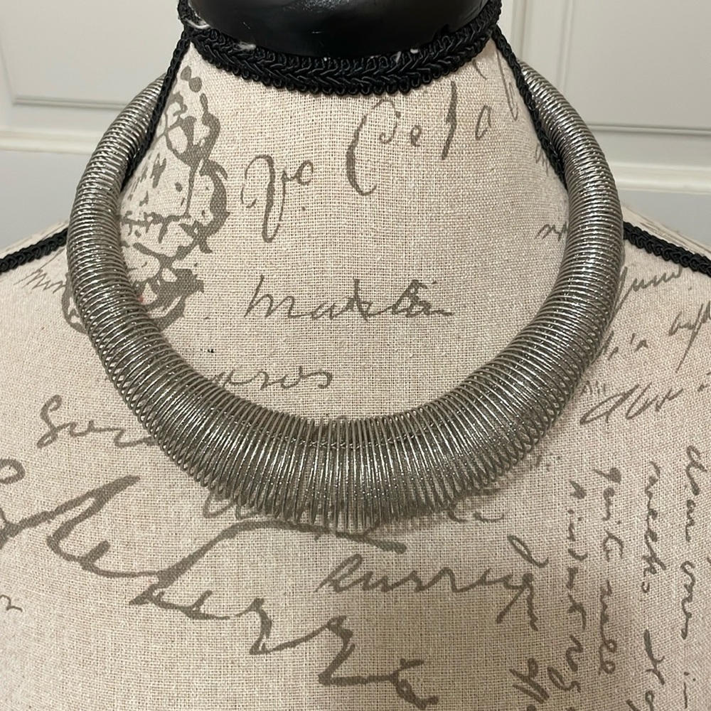 Slinky necklace